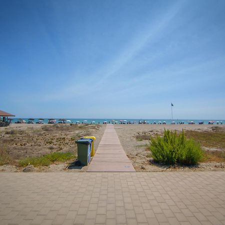 Mediterranea tus momentos junto al mar Vera Exterior foto