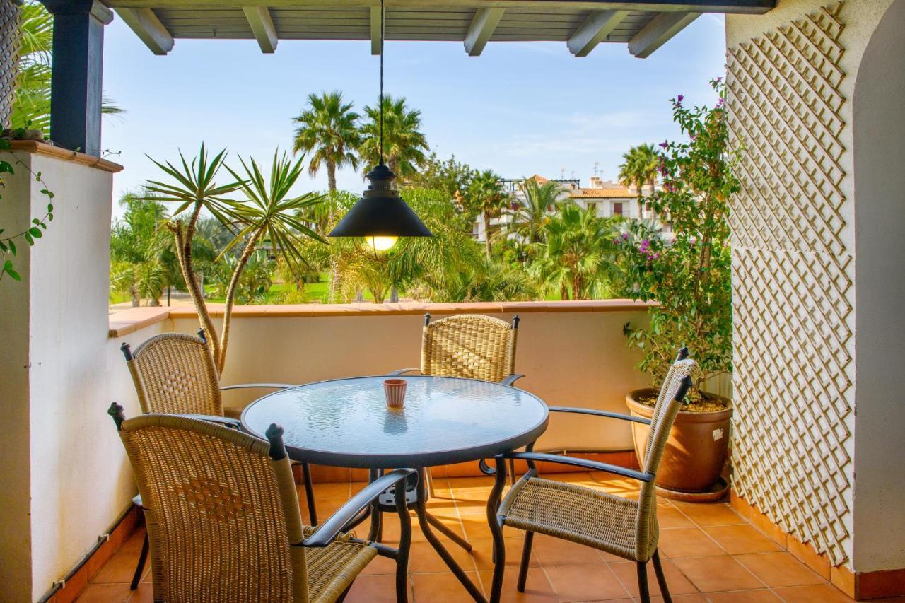 Mediterranea tus momentos junto al mar Vera Exterior foto