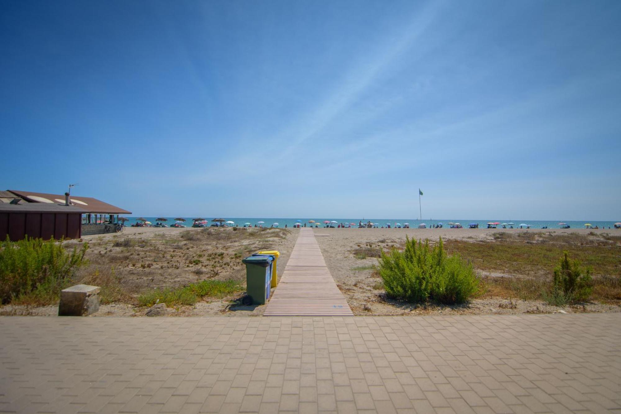 Mediterranea tus momentos junto al mar Vera Exterior foto